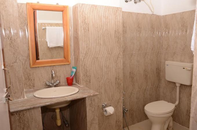 Hotel Holiday Hush Haven Shillong Esterno foto