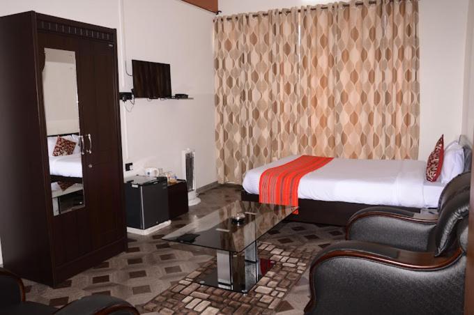 Hotel Holiday Hush Haven Shillong Esterno foto
