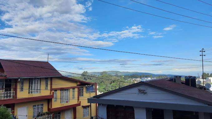 Hotel Holiday Hush Haven Shillong Esterno foto