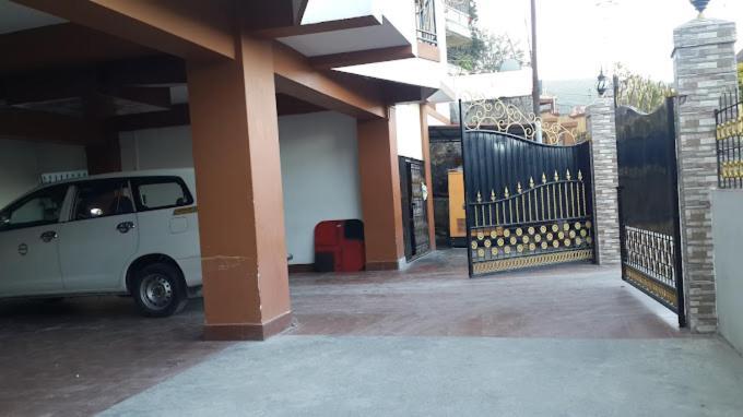 Hotel Holiday Hush Haven Shillong Esterno foto
