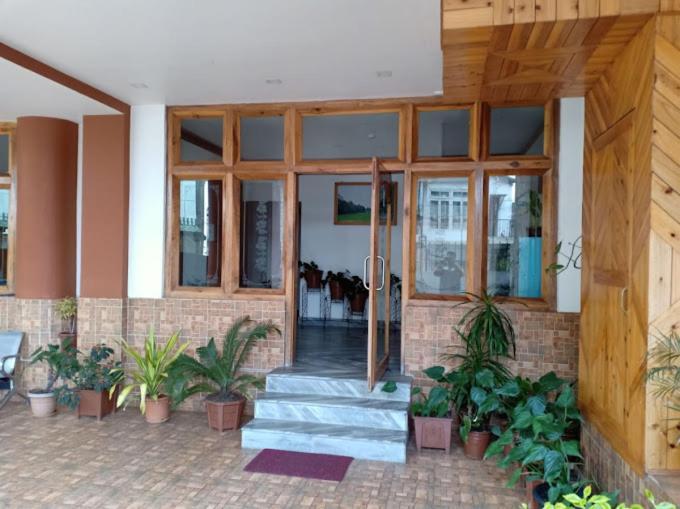 Hotel Holiday Hush Haven Shillong Esterno foto