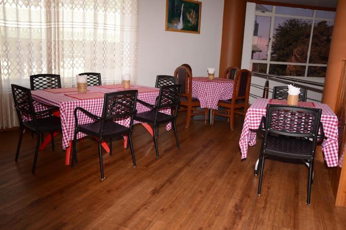 Hotel Holiday Hush Haven Shillong Esterno foto