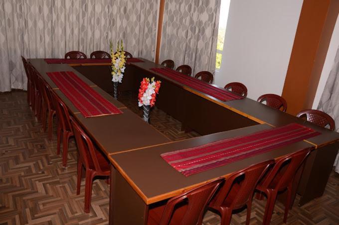 Hotel Holiday Hush Haven Shillong Esterno foto